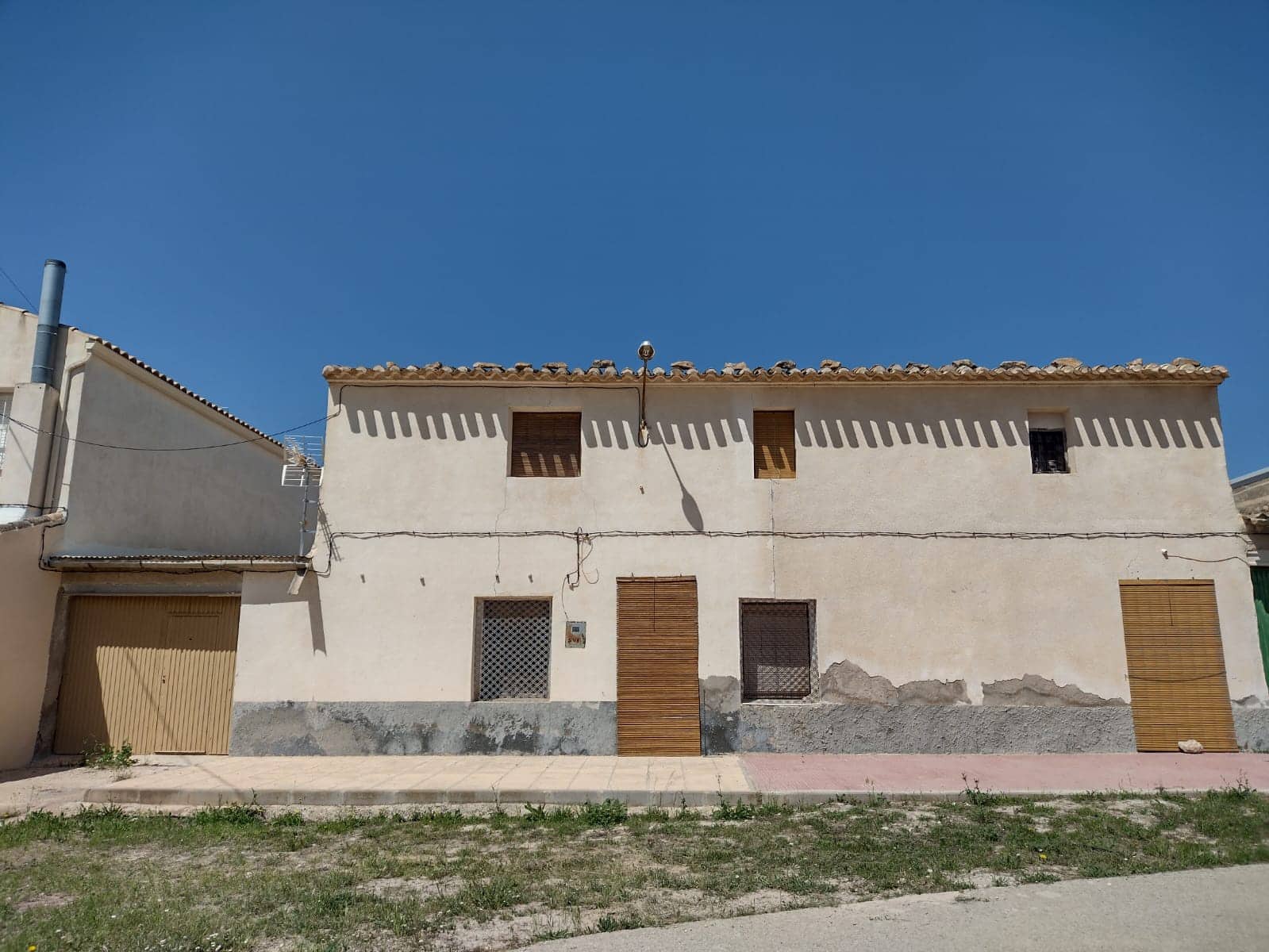 4 soveværelse Finca/Landehus til salg i Jumilla med swimmingpool - € 160.000 (Ref: 6860336)