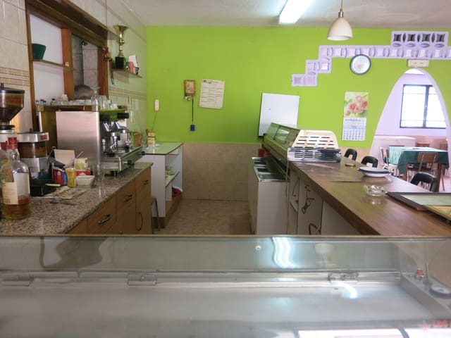 Restaurant/Bar for sale in Pinoso with pool - € 98,500 (Ref: 6957562)