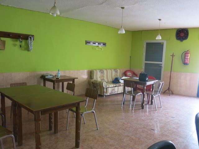 Restaurant/Bar for sale in Pinoso with pool - € 98,500 (Ref: 6957562)