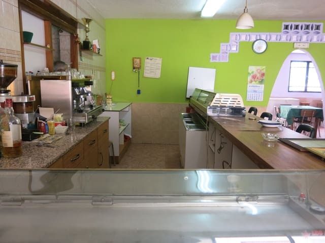 Ristorante/Bar in vendita in Pinoso con piscina - 98.500 € (Rif: 6957562)