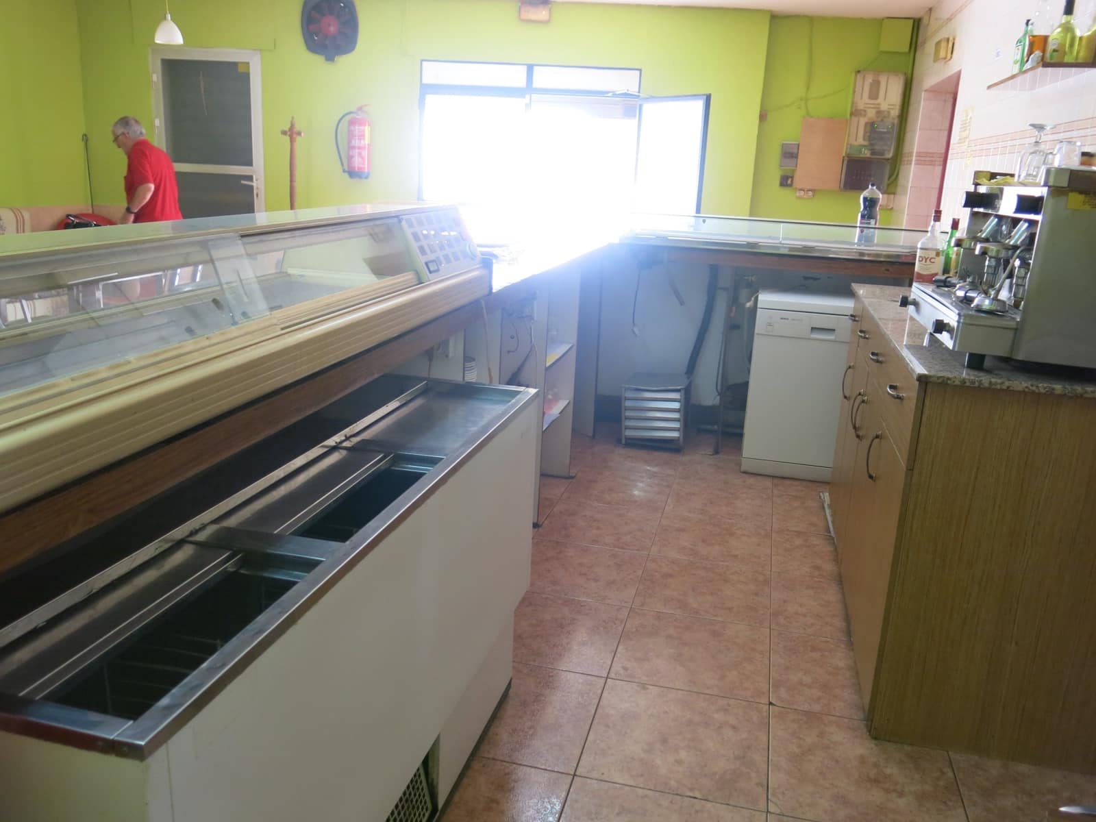 Restaurant/bar te koop in Pinoso met zwembad - € 98.500 (Ref: 6957562)