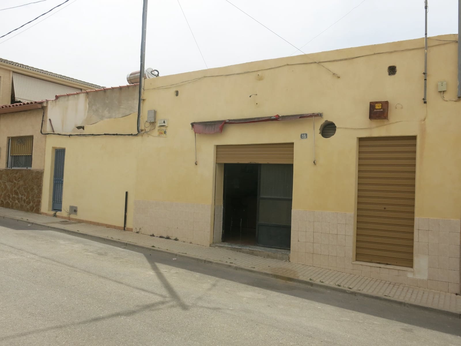 Restaurant/bar te koop in Pinoso met zwembad - € 98.500 (Ref: 6957562)