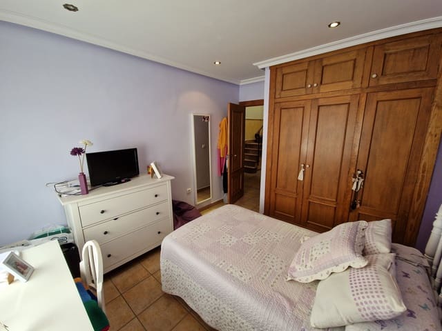 5 bedroom Townhouse for sale in L'Algueña / Alguenya with pool - € 250,000 (Ref: 6995866)