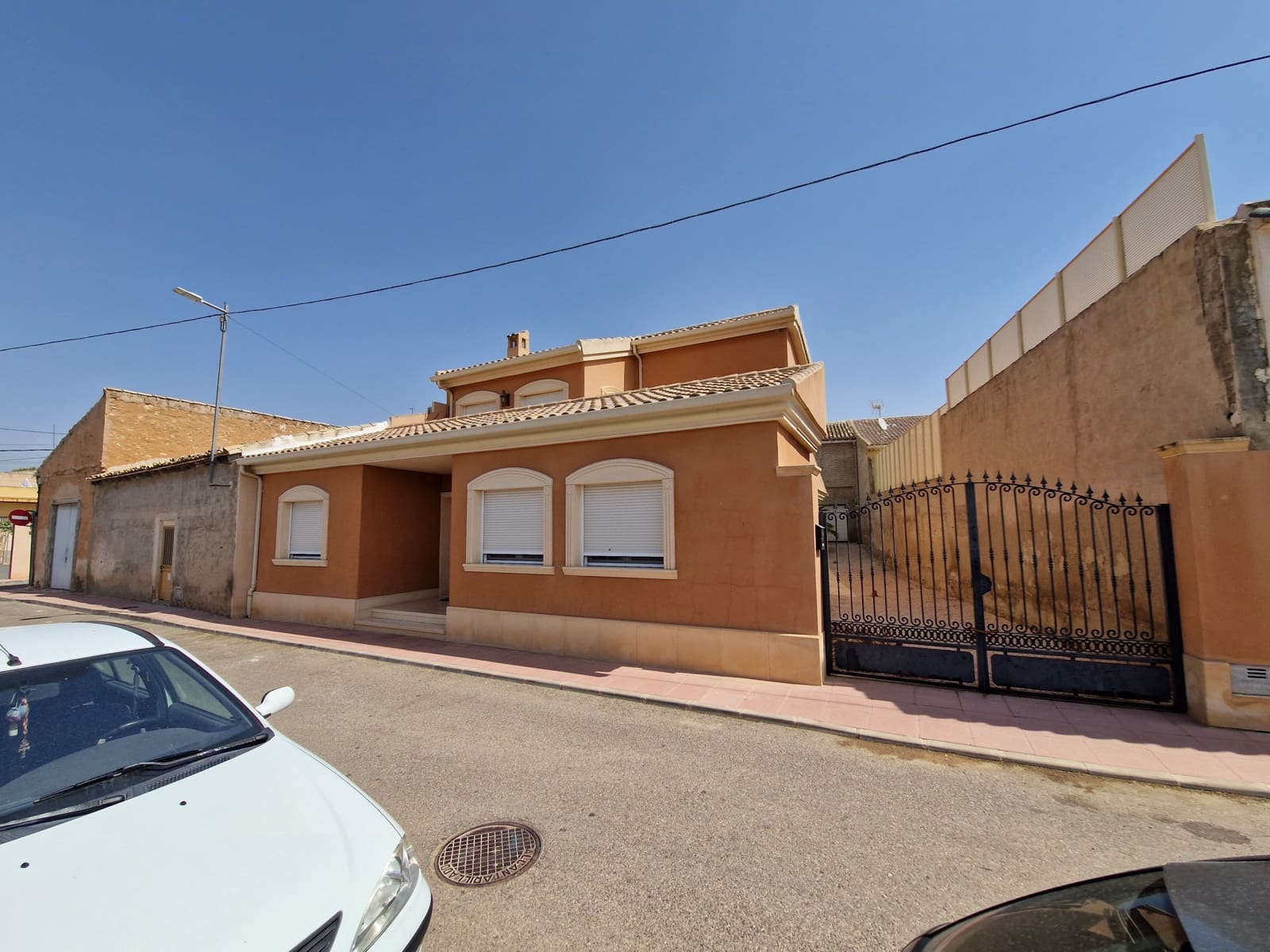 5 soveværelse Byhus til salg i L'Alguena / Alguenya med swimmingpool - € 230.000 (Ref: 6995866)