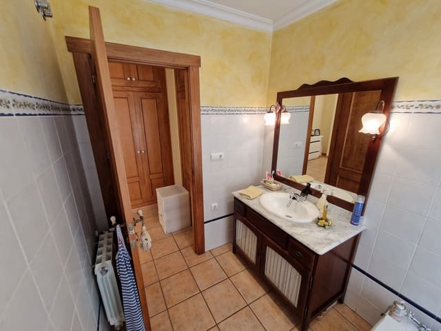 5 soveværelse Byhus til salg i L'Algueña / Alguenya med swimmingpool - € 230.000 (Ref: 6995866)