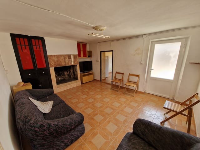 2 bedroom Townhouse for sale in L'Algueña / Alguenya with pool - € 54,000 (Ref: 7040501)