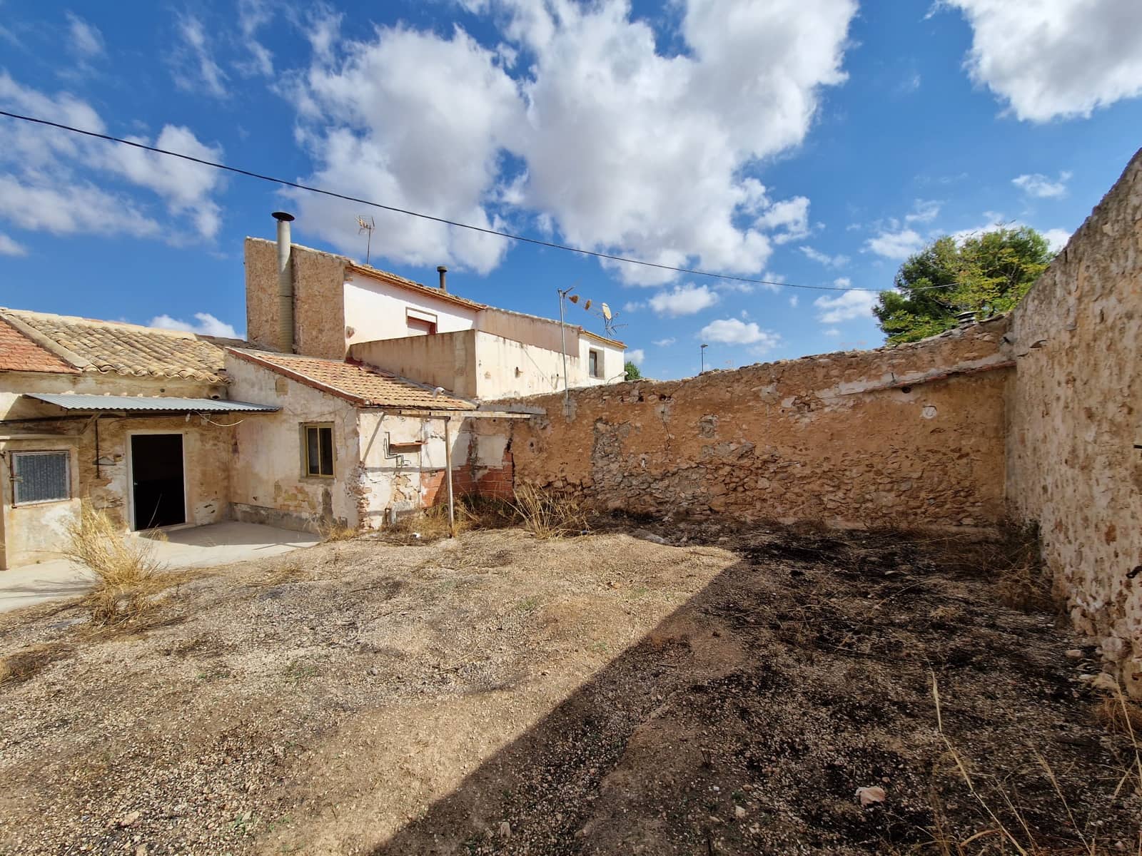 2 soveværelse Byhus til salg i L'Alguena / Alguenya med swimmingpool - € 54.000 (Ref: 7040501)