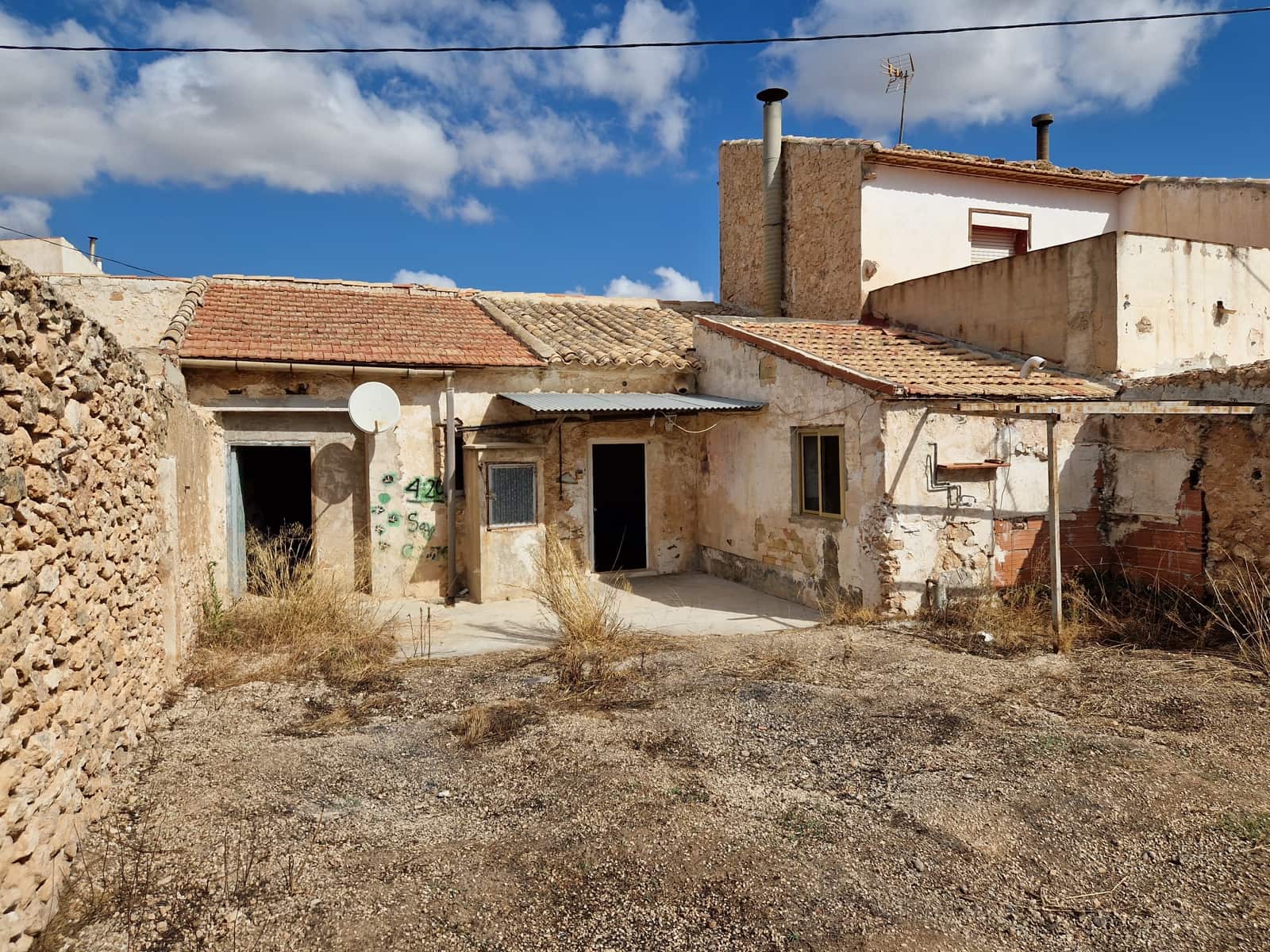 2 soveværelse Byhus til salg i L'Alguena / Alguenya med swimmingpool - € 54.000 (Ref: 7040501)