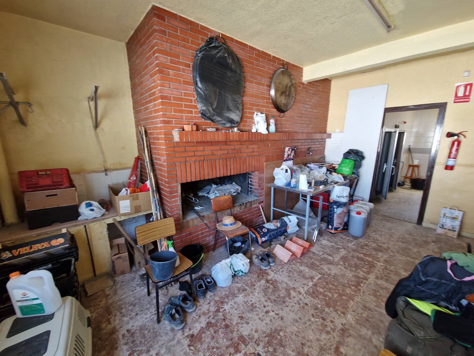 4 bedroom Restaurant/Bar for sale in Pinoso with pool - € 350,000 (Ref: 7046286)