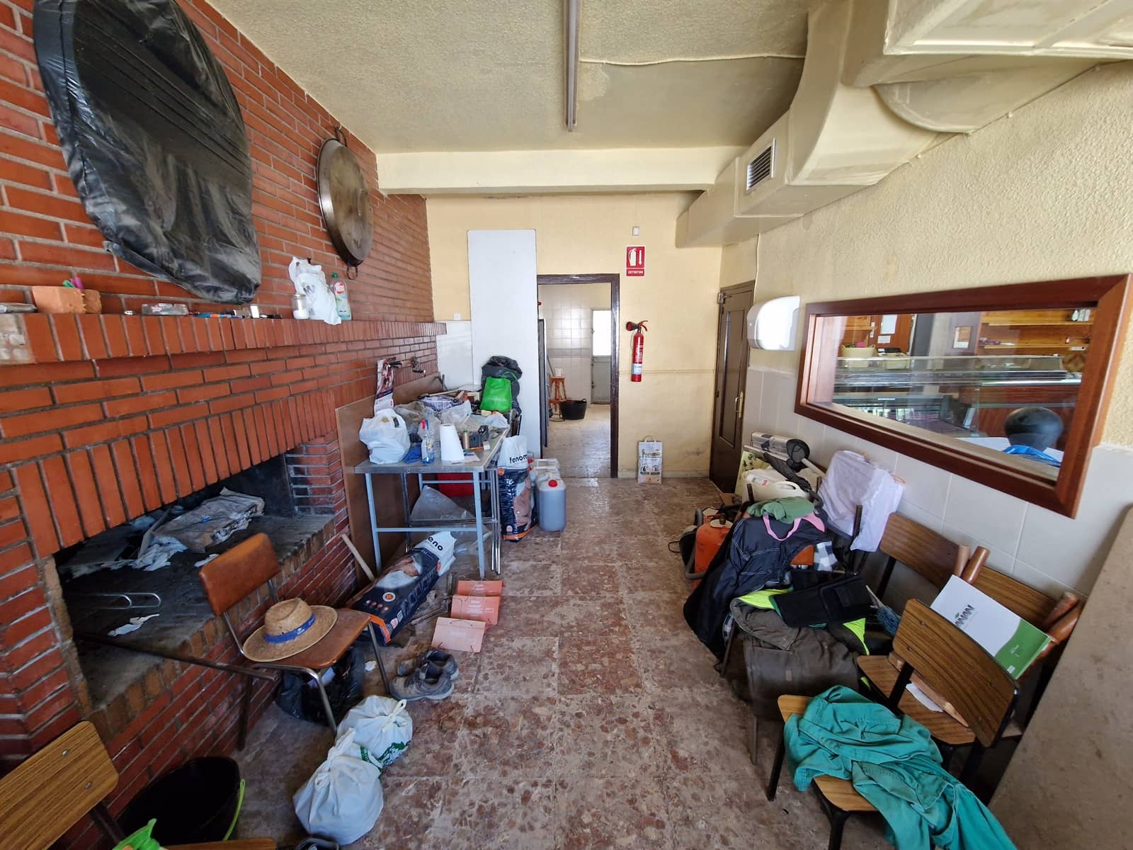 4 bedroom Restaurant/Bar for sale in Pinoso with pool - € 350,000 (Ref: 7046286)