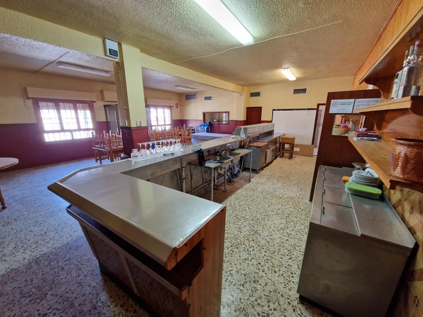 4 bedroom Restaurant/Bar for sale in Pinoso with pool - € 350,000 (Ref: 7046286)