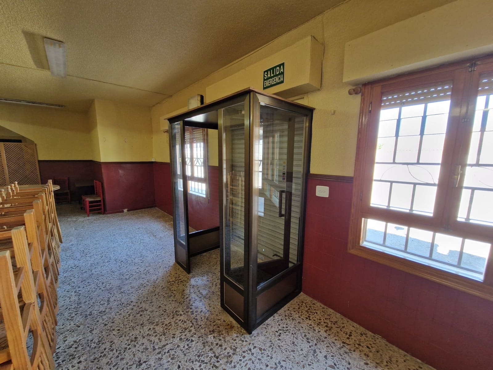 4 bedroom Restaurant/Bar for sale in Pinoso with pool - € 350,000 (Ref: 7046286)