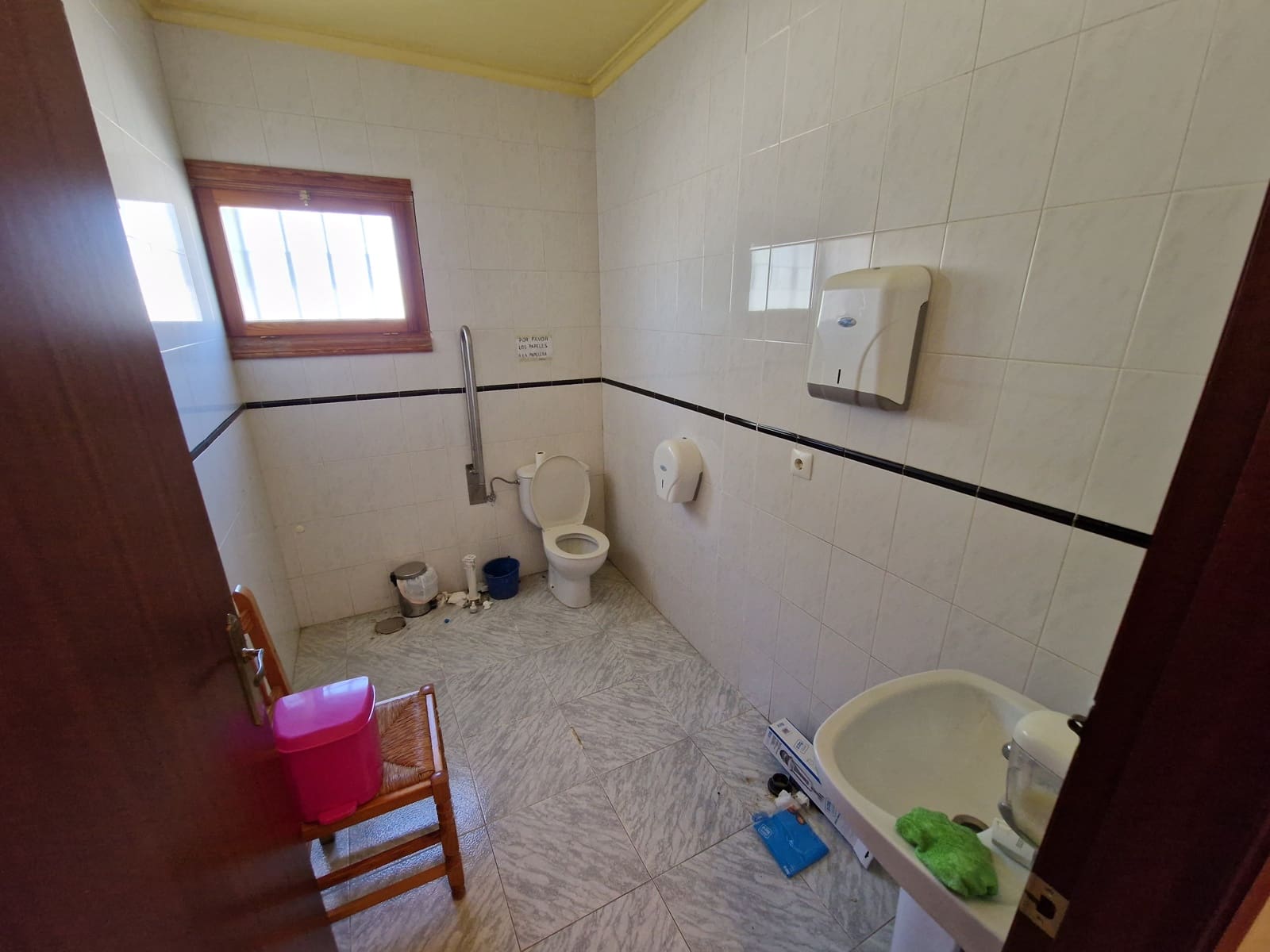 4 bedroom Restaurant/Bar for sale in Pinoso with pool - € 350,000 (Ref: 7046286)