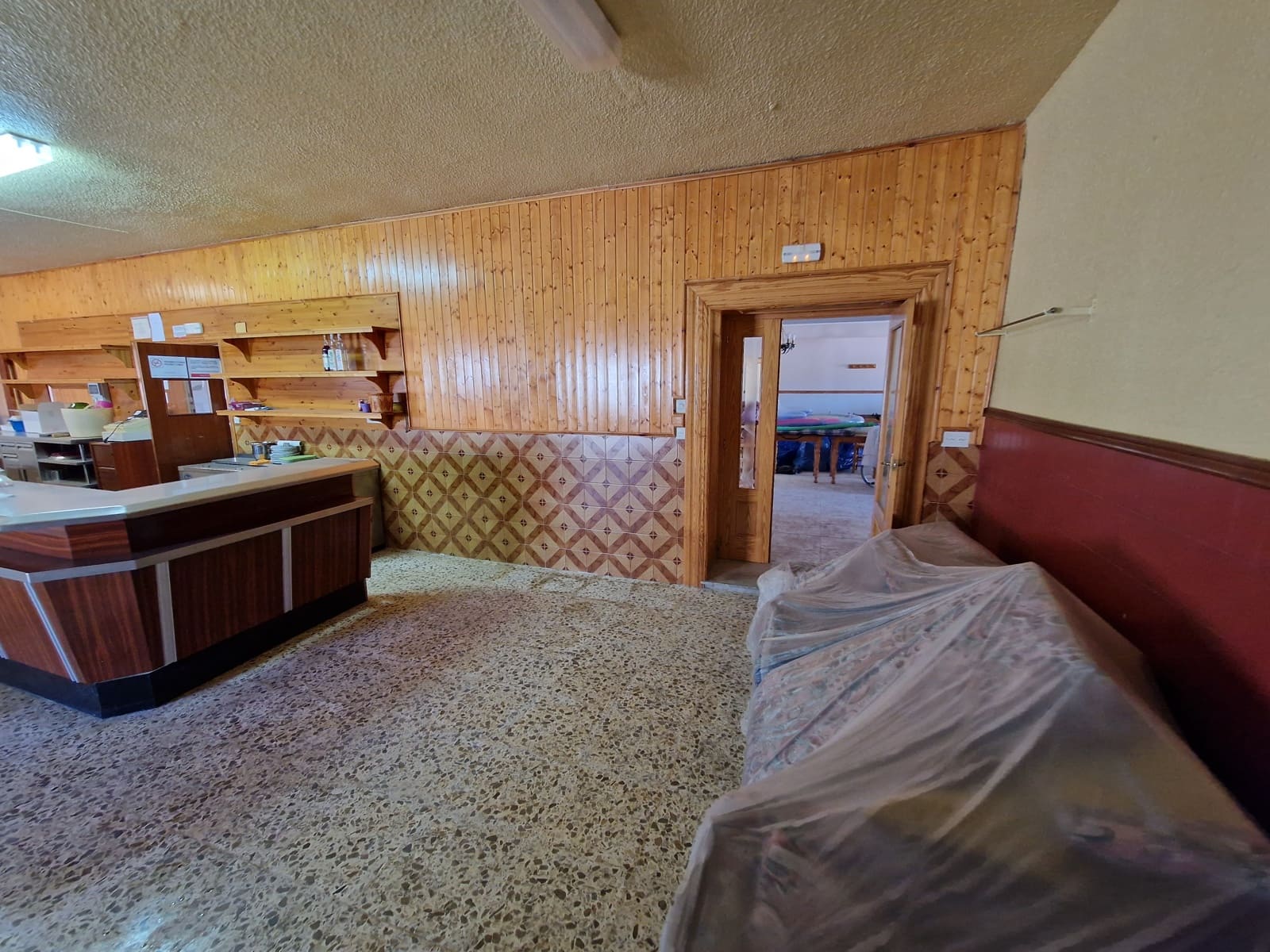 4 bedroom Restaurant/Bar for sale in Pinoso with pool - € 350,000 (Ref: 7046286)