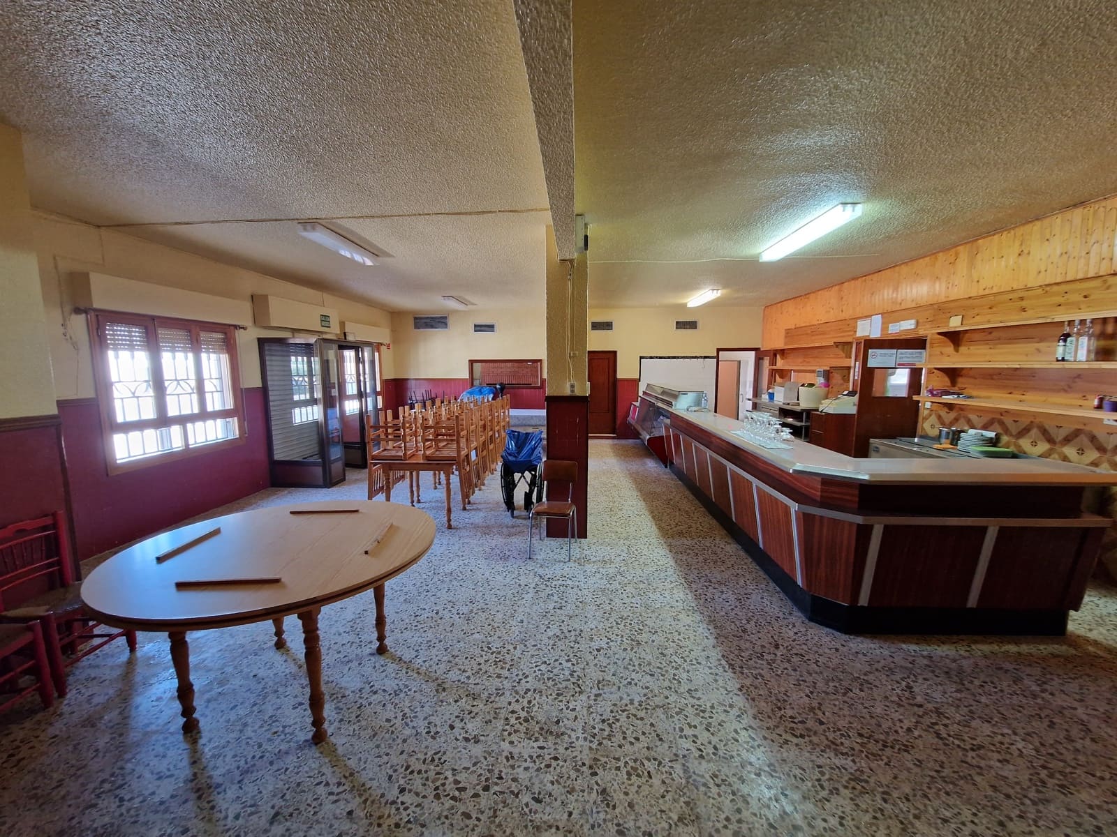 4 bedroom Restaurant/Bar for sale in Pinoso with pool - € 350,000 (Ref: 7046286)