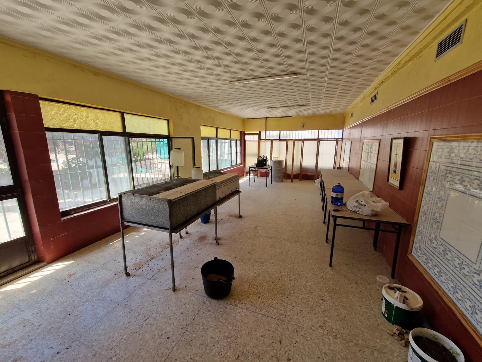 4 bedroom Restaurant/Bar for sale in Pinoso with pool - € 350,000 (Ref: 7046286)