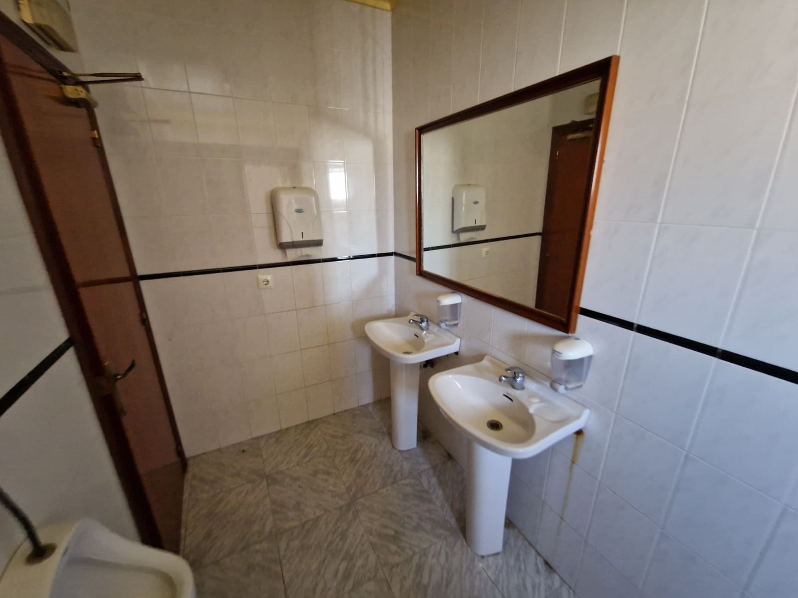 4 bedroom Restaurant/Bar for sale in Pinoso with pool - € 350,000 (Ref: 7046286)