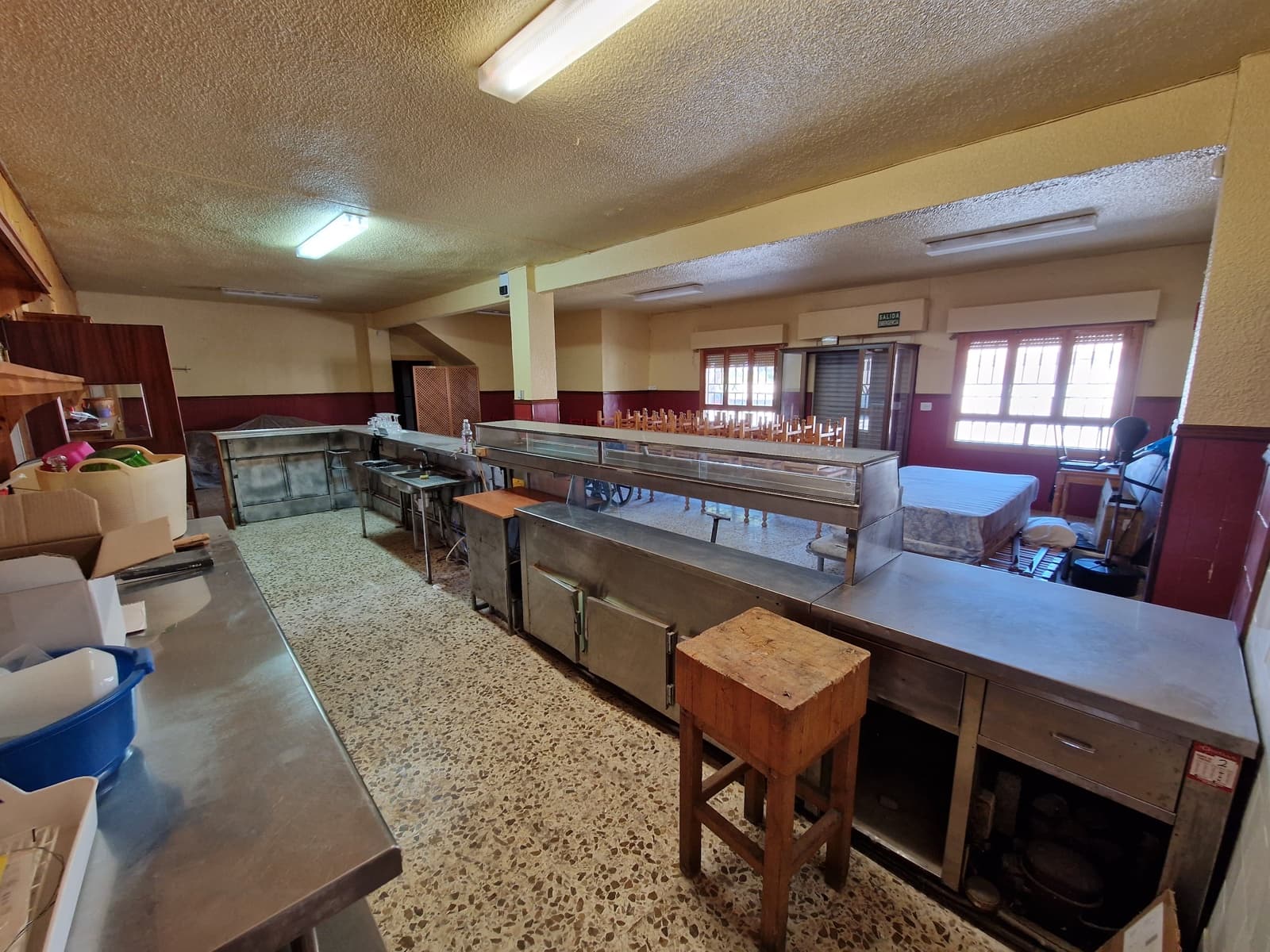 4 bedroom Restaurant/Bar for sale in Pinoso with pool - € 350,000 (Ref: 7046286)