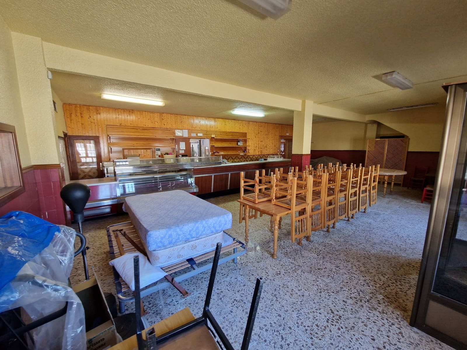 4 bedroom Restaurant/Bar for sale in Pinoso with pool - € 350,000 (Ref: 7046286)