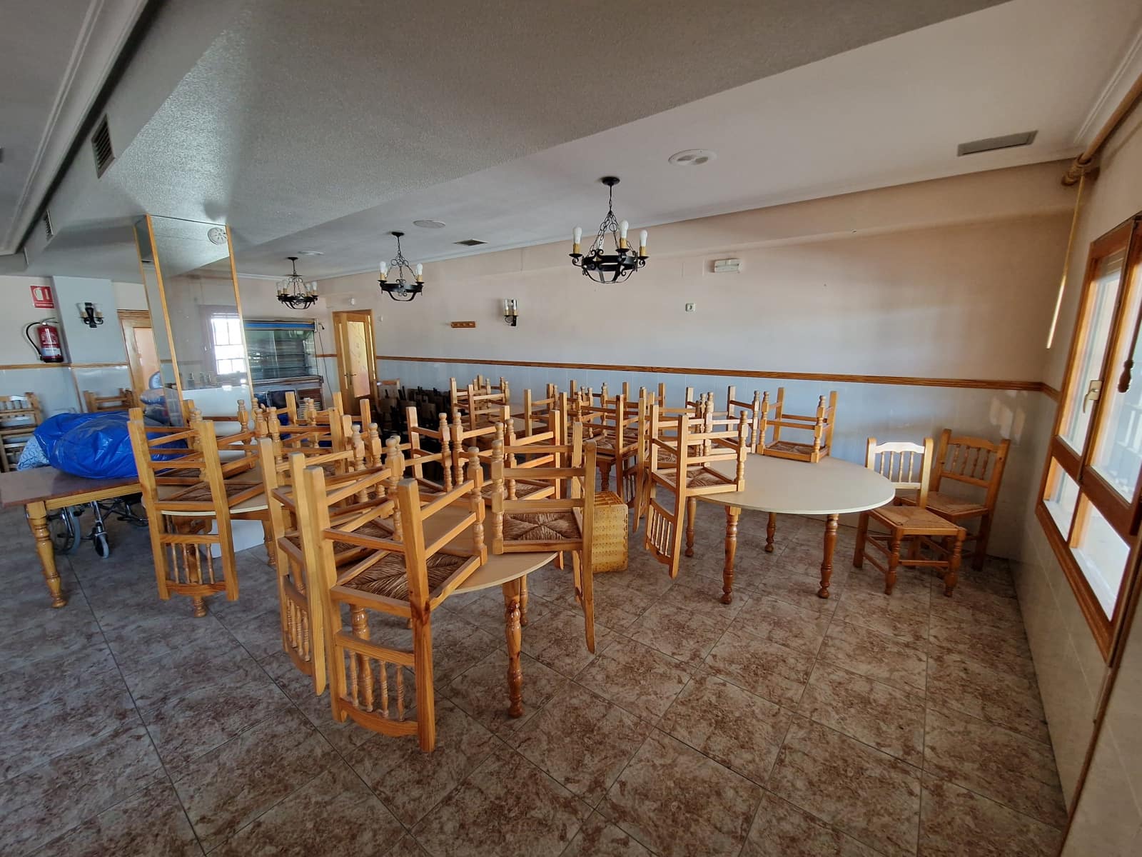 4 bedroom Restaurant/Bar for sale in Pinoso with pool - € 350,000 (Ref: 7046286)