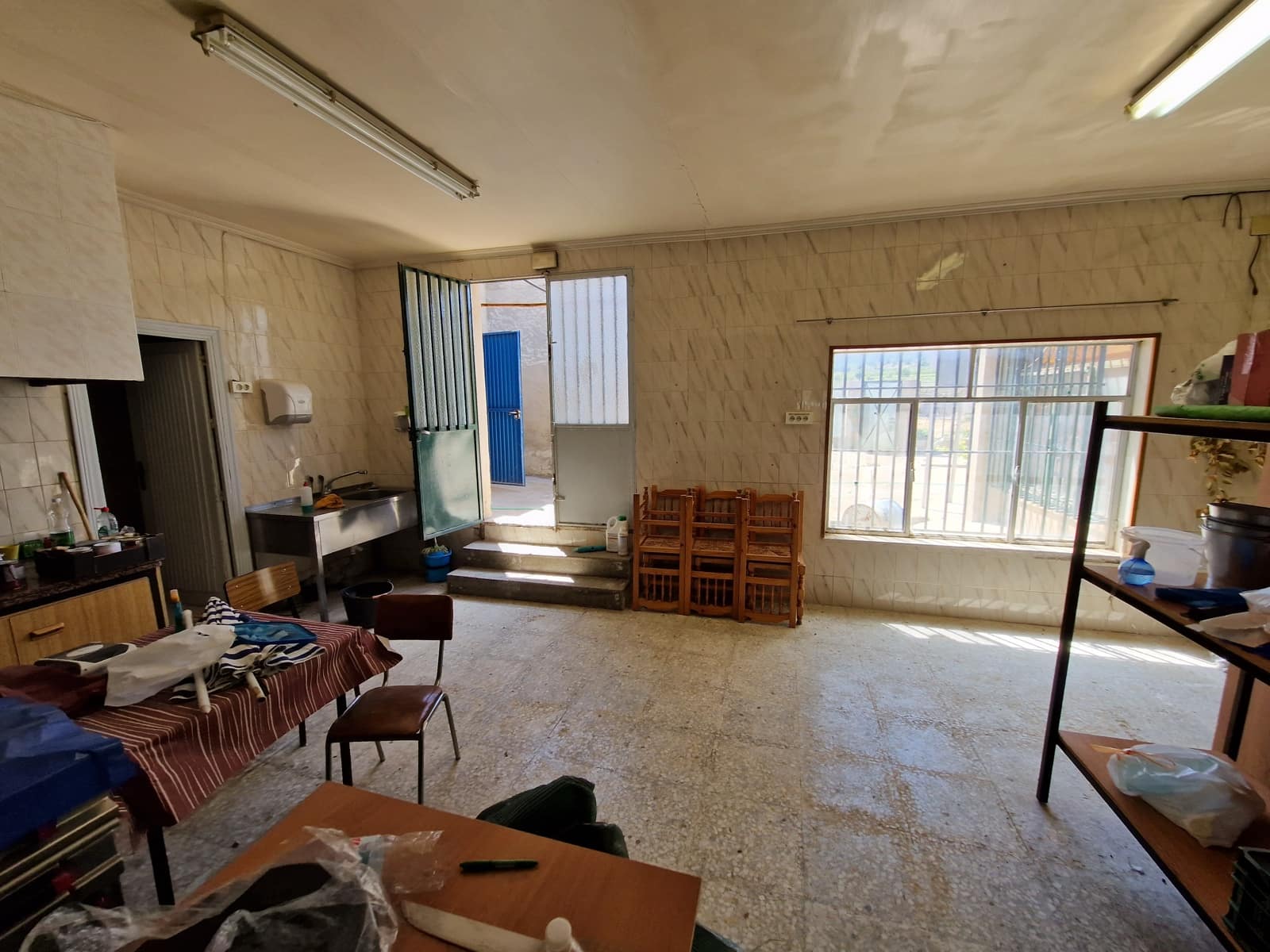 4 bedroom Restaurant/Bar for sale in Pinoso with pool - € 350,000 (Ref: 7046286)