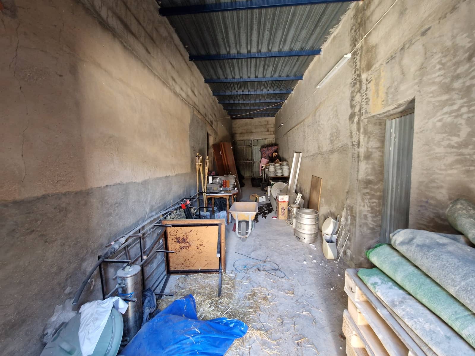 4 bedroom Restaurant/Bar for sale in Pinoso with pool - € 350,000 (Ref: 7046286)