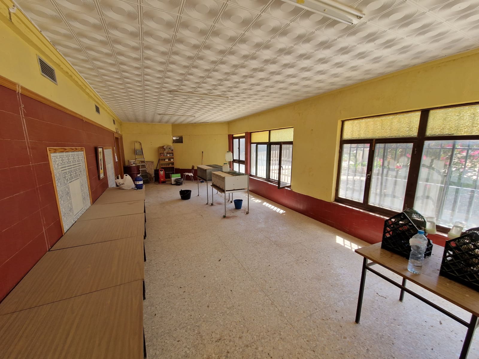 4 bedroom Restaurant/Bar for sale in Pinoso with pool - € 350,000 (Ref: 7046286)