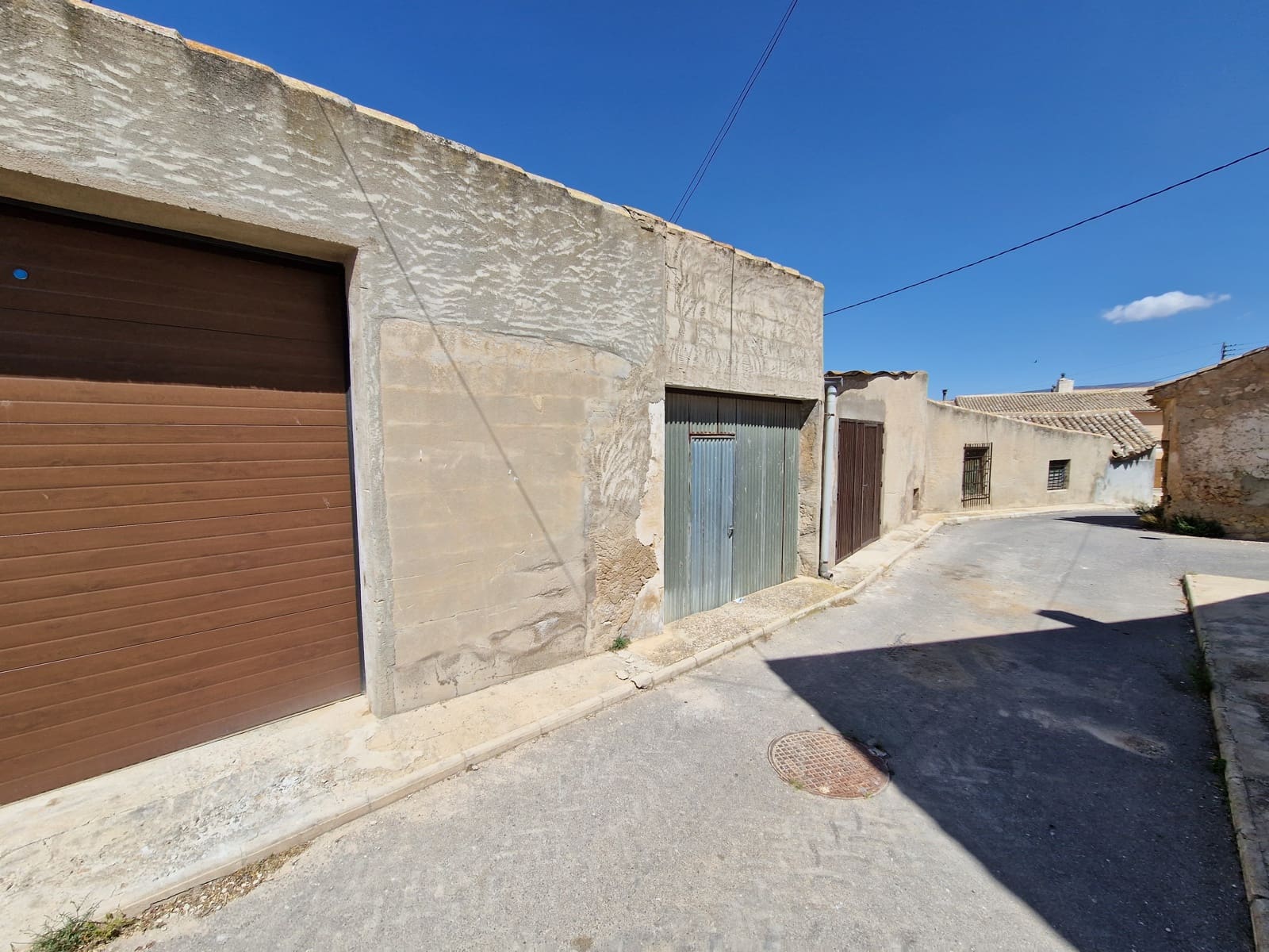 4 bedroom Restaurant/Bar for sale in Pinoso with pool - € 350,000 (Ref: 7046286)