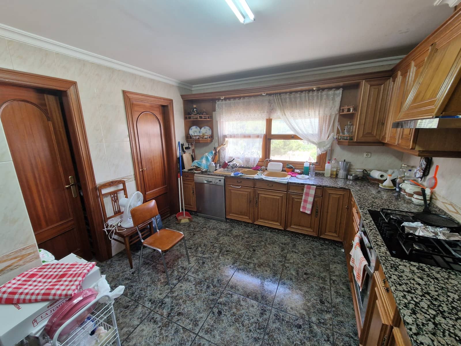 4 bedroom Restaurant/Bar for sale in Pinoso with pool - € 350,000 (Ref: 7046286)