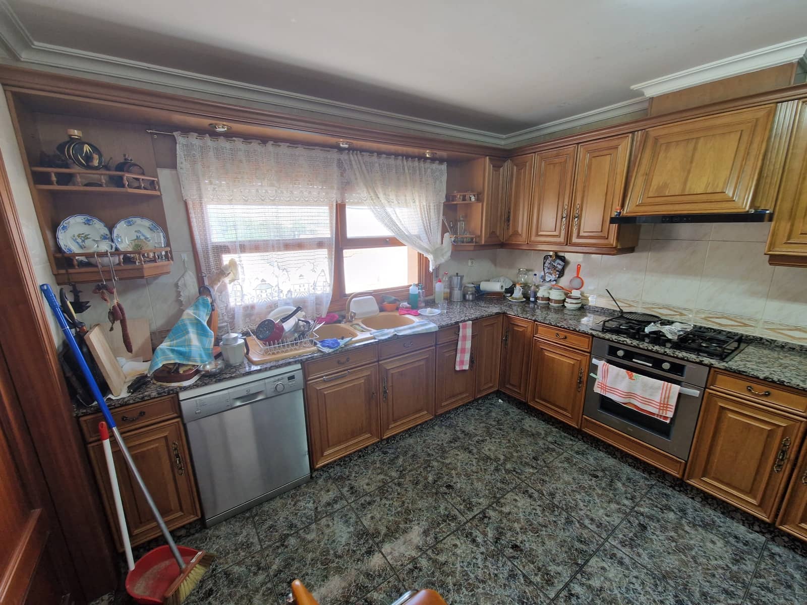 4 bedroom Restaurant/Bar for sale in Pinoso with pool - € 350,000 (Ref: 7046286)