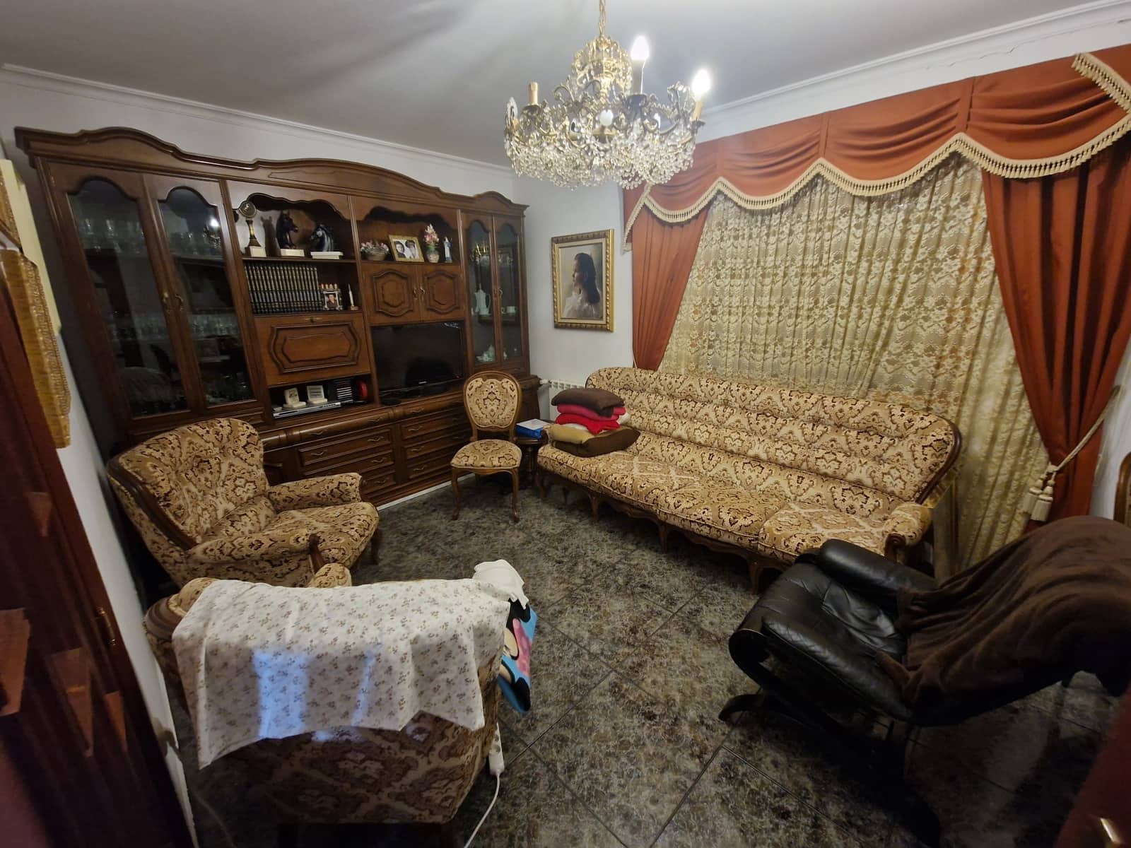 4 bedroom Restaurant/Bar for sale in Pinoso with pool - € 350,000 (Ref: 7046286)