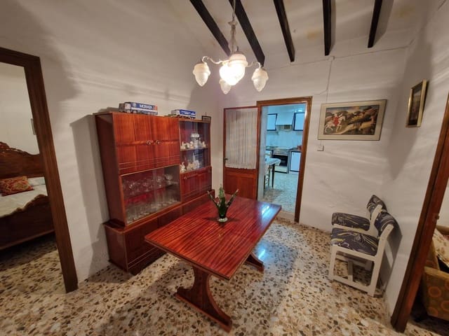 4 makuuhuone Omakotitalo myytävänä paikassa Barinas, Abanilla mukana uima-altaan - 66 000 € (Ref: 7178588)