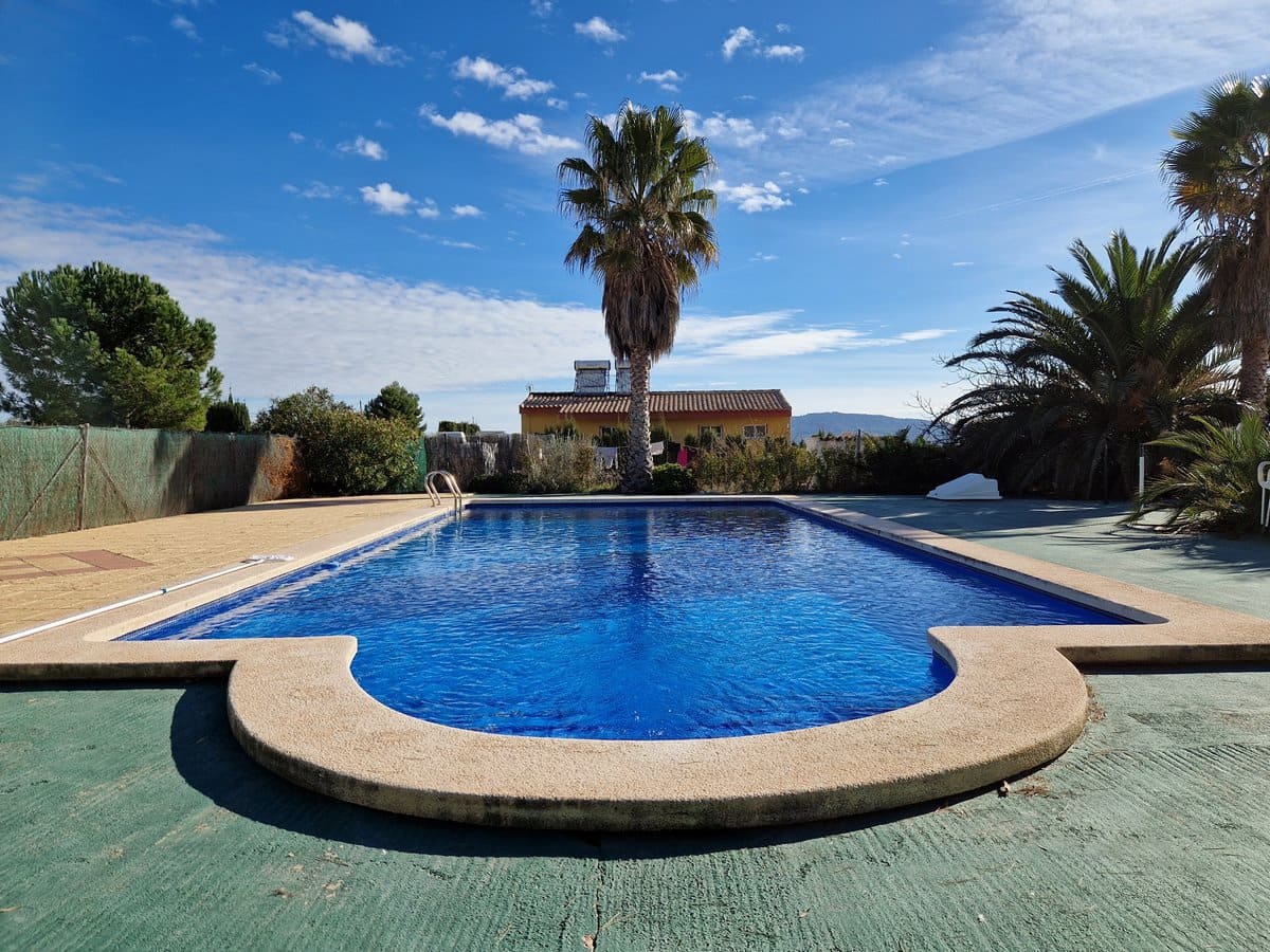 3 soveværelse Finca/Landehus til salg i Pinoso med swimmingpool - € 349.500 (Ref: 7324431)