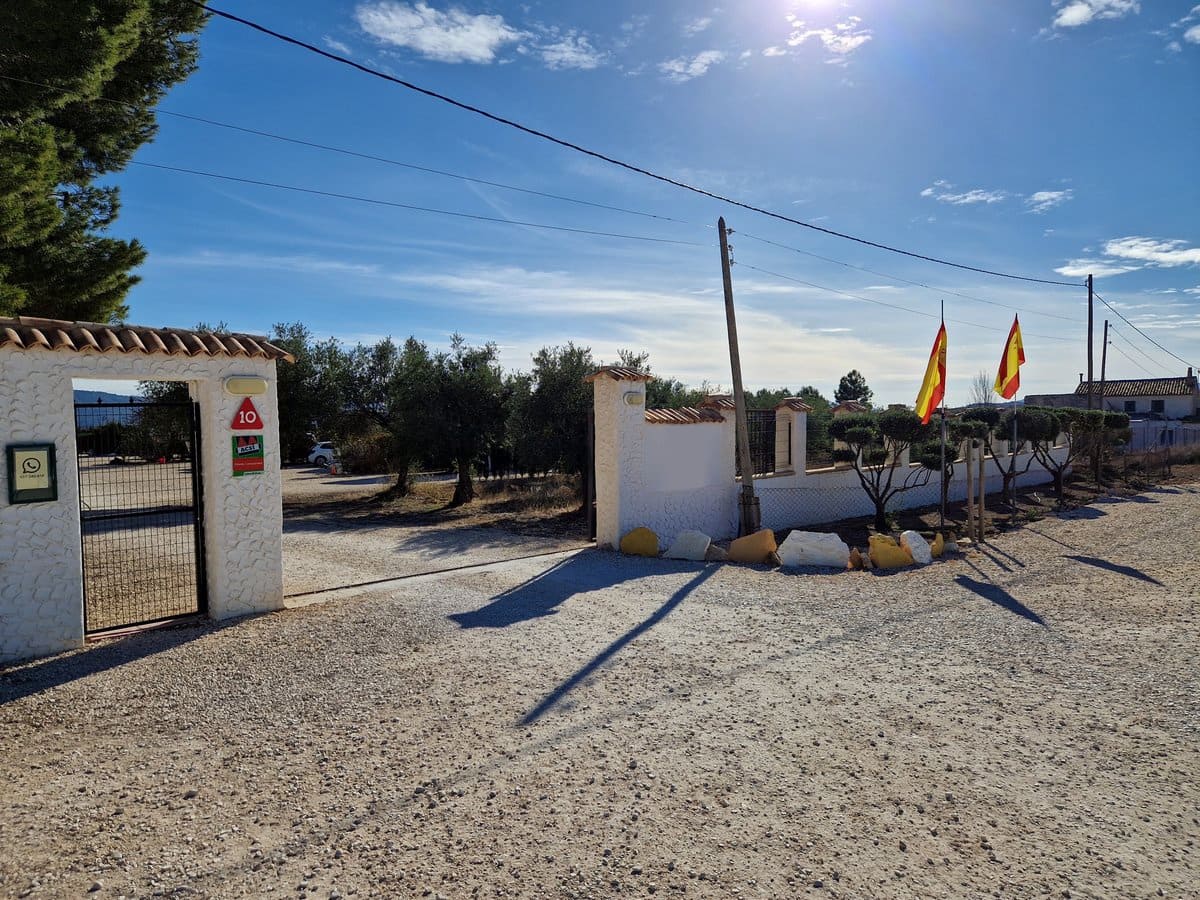 3 soveværelse Finca/Landehus til salg i Pinoso med swimmingpool - € 349.500 (Ref: 7324431)