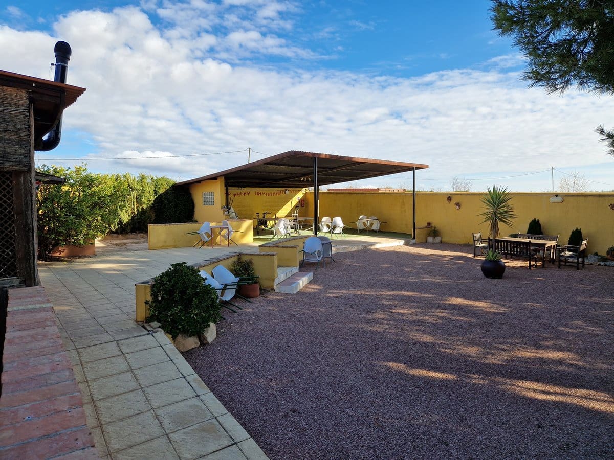 3 soveværelse Finca/Landehus til salg i Pinoso med swimmingpool - € 349.500 (Ref: 7324431)