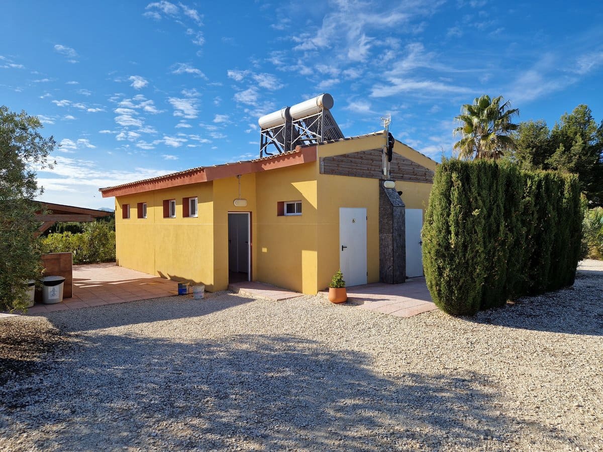 3 soveværelse Finca/Landehus til salg i Pinoso med swimmingpool - € 349.500 (Ref: 7324431)