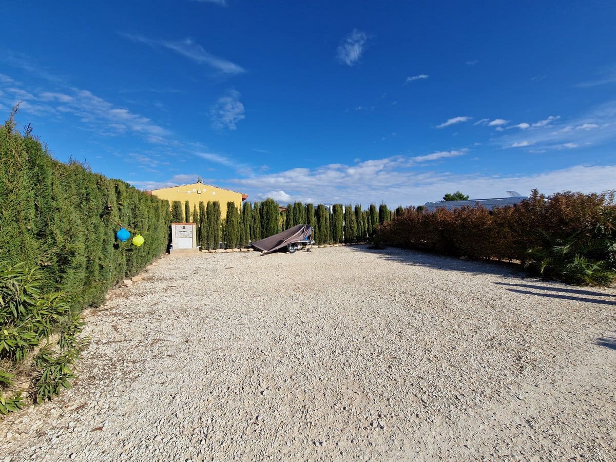 3 soveværelse Finca/Landehus til salg i Pinoso med swimmingpool - € 349.500 (Ref: 7324431)