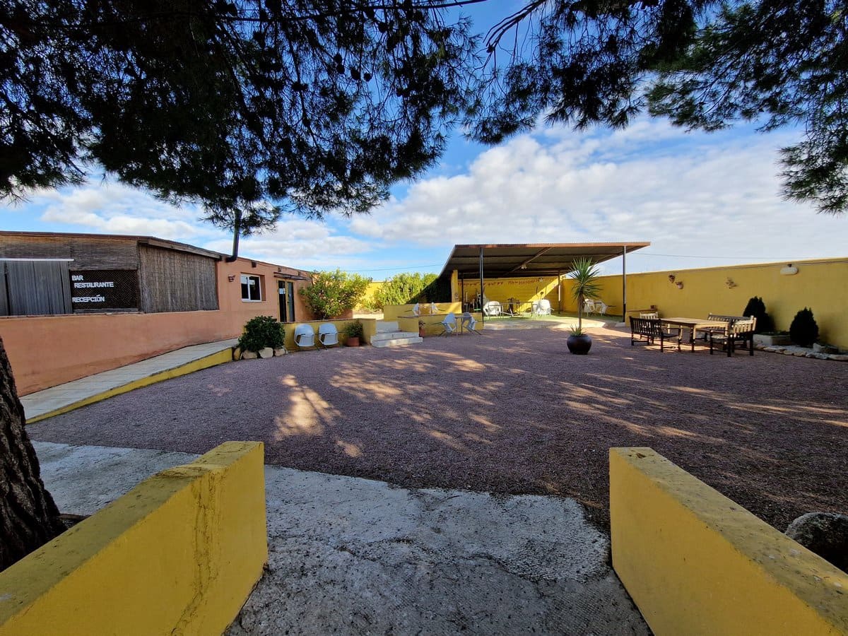 3 soveværelse Finca/Landehus til salg i Pinoso med swimmingpool - € 349.500 (Ref: 7324431)