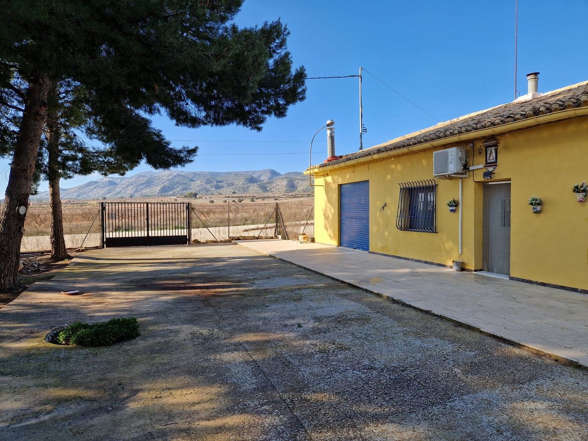 3 soveværelse Finca/Landehus til salg i Pinoso med swimmingpool - € 349.500 (Ref: 7324431)