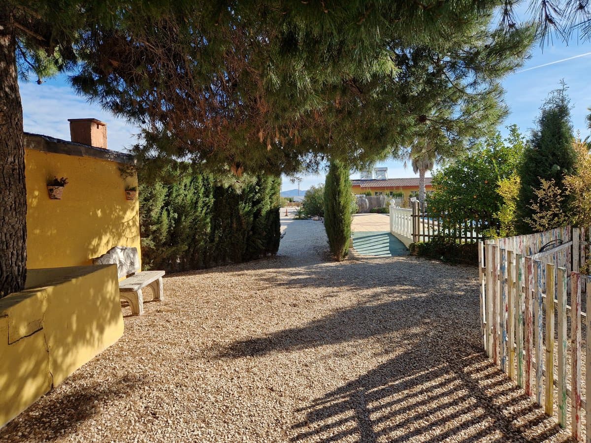 3 soveværelse Finca/Landehus til salg i Pinoso med swimmingpool - € 349.500 (Ref: 7324431)