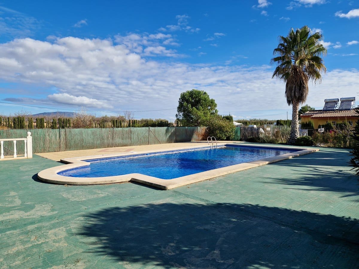 3 soveværelse Finca/Landehus til salg i Pinoso med swimmingpool - € 349.500 (Ref: 7324431)