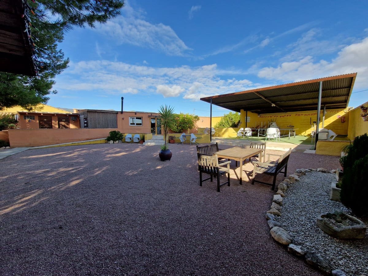 3 soveværelse Finca/Landehus til salg i Pinoso med swimmingpool - € 349.500 (Ref: 7324431)