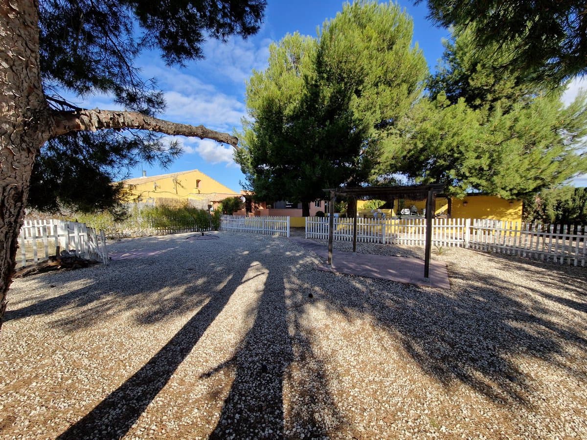 3 soveværelse Finca/Landehus til salg i Pinoso med swimmingpool - € 349.500 (Ref: 7324431)