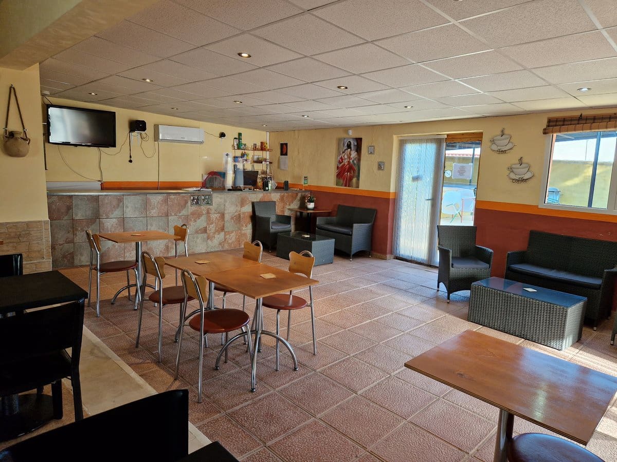 3 soveværelse Finca/Landehus til salg i Pinoso med swimmingpool - € 349.500 (Ref: 7324431)