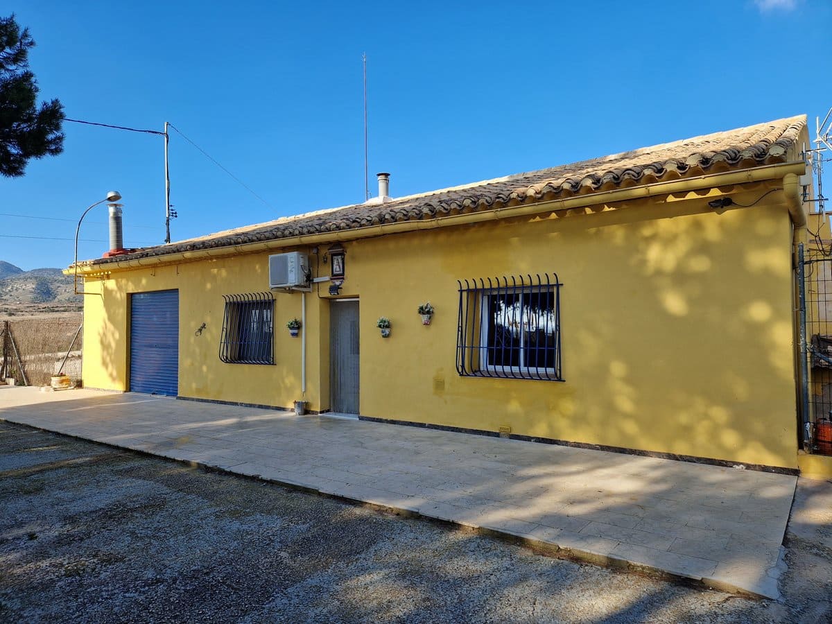 3 soveværelse Finca/Landehus til salg i Pinoso med swimmingpool - € 349.500 (Ref: 7324431)