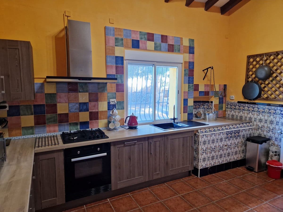 3 soveværelse Finca/Landehus til salg i Pinoso med swimmingpool - € 349.500 (Ref: 7324431)