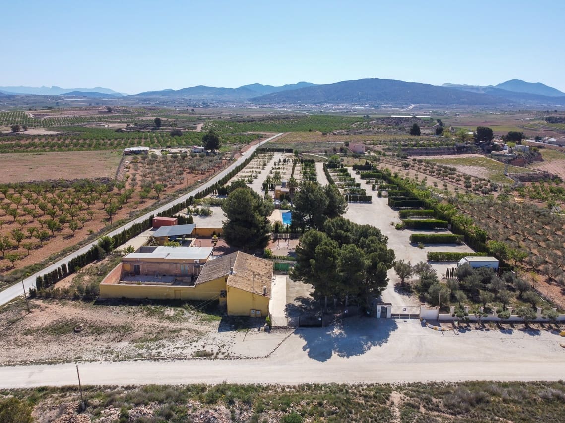 3 soveværelse Finca/Landehus til salg i Pinoso med swimmingpool - € 349.500 (Ref: 7324431)