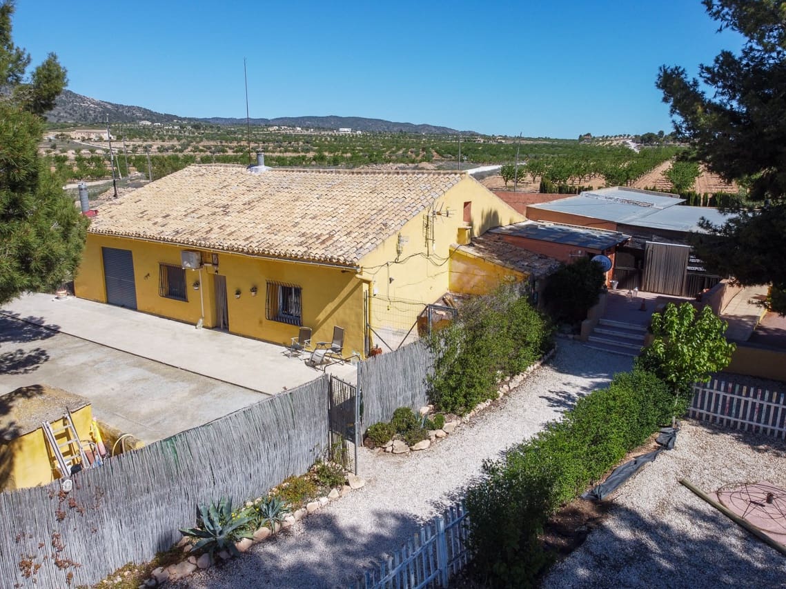3 soveværelse Finca/Landehus til salg i Pinoso med swimmingpool - € 349.500 (Ref: 7324431)