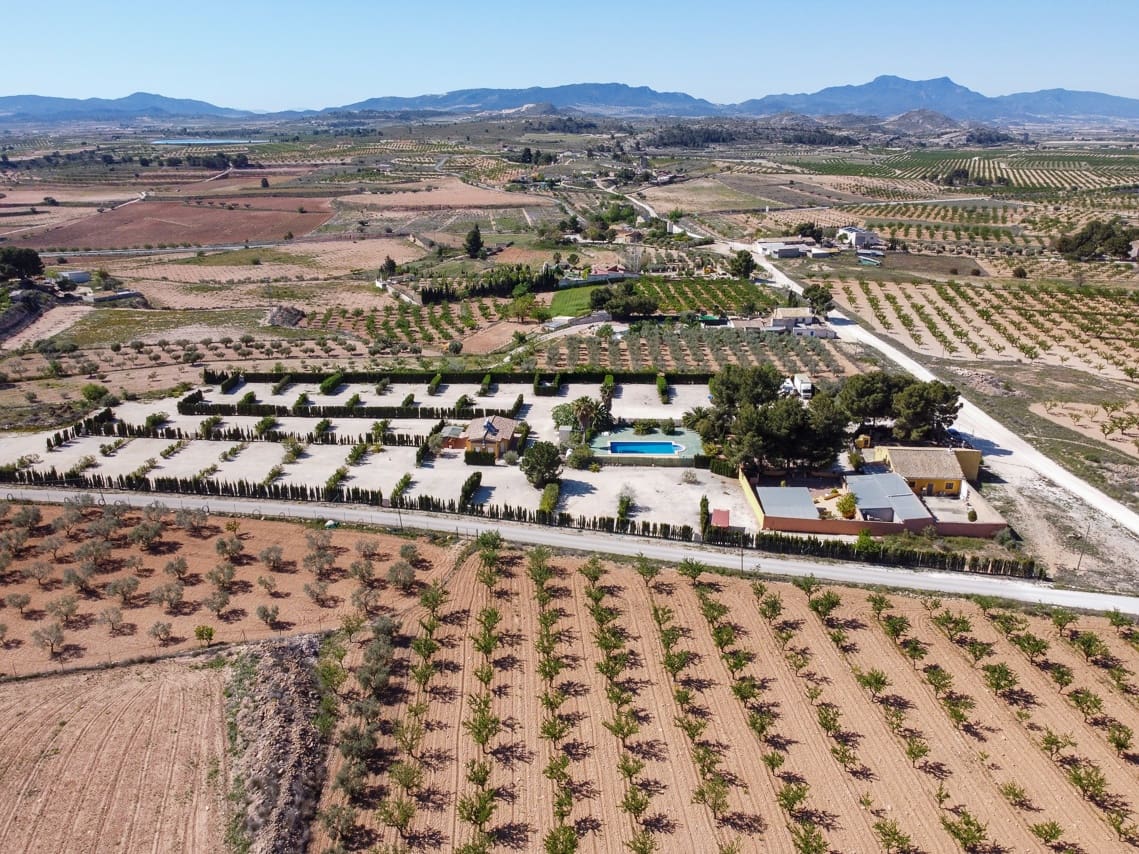 3 soveværelse Finca/Landehus til salg i Pinoso med swimmingpool - € 349.500 (Ref: 7324431)