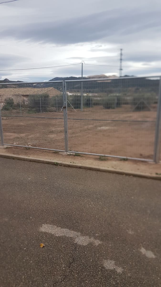 Grunde uden byggetilladelser til salg i Pinoso - € 100.000 (Ref: 7330739)